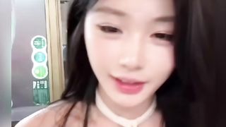 【69堂午夜视频】黑料吃瓜-抖音376W粉丝博主陈佳琪直播被猫咪脱衣漏奶粉嫩乳贴及白嫩乳房真是超养眼