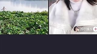 【69堂午夜视频】黑料吃瓜-抖音户外直播网红马妹儿刺激PK惩罚输了直接脱光光下河引得众人围观真刺激