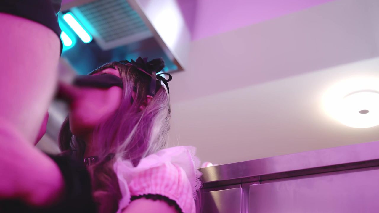 【69堂午夜视频】神似演还珠格格里晴儿的女演员，放学后来到大叔家，被各种舔逼爆操