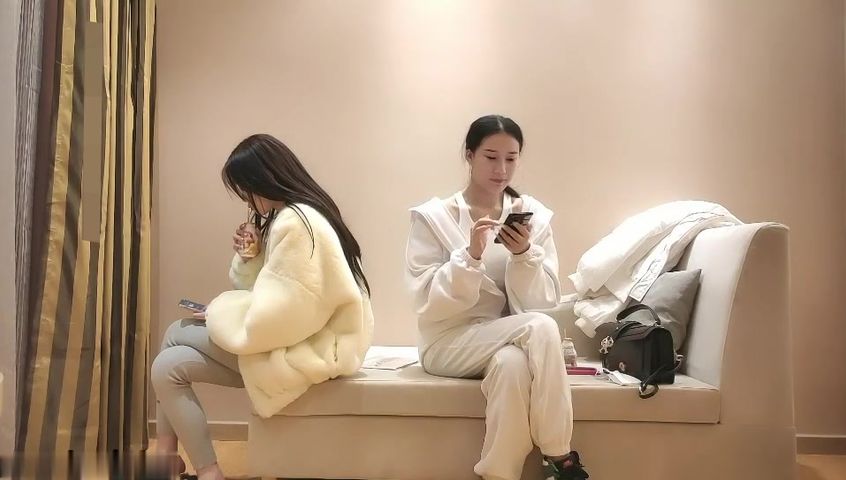 【69堂午夜视频】今夜双飞外围女神，明星脸模特身材，双姝争艳配合默契