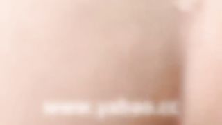 【69堂午夜视频】榨汁姬李雅公园露出野站打炮差点被路人发现