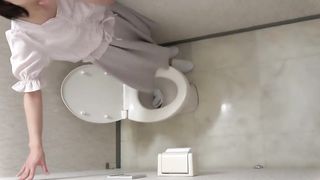 【69堂午夜视频】她张开小穴，展示玩具2