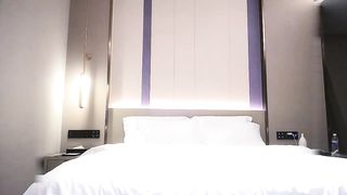 【69堂午夜视频】骚气大胸女模 玲珑有致魔鬼身材 操的妹子呻吟娇喘连连