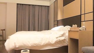 【69堂午夜视频】网红脸名缓舔弄摸逼镜头前口交骑乘后入猛操，呻吟娇喘非常诱人