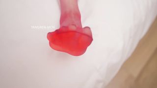 【69堂午夜视频】怎麼可以這樣子啊_既然你這麼喜歡我的鞋子_那就_做我的小狗好了