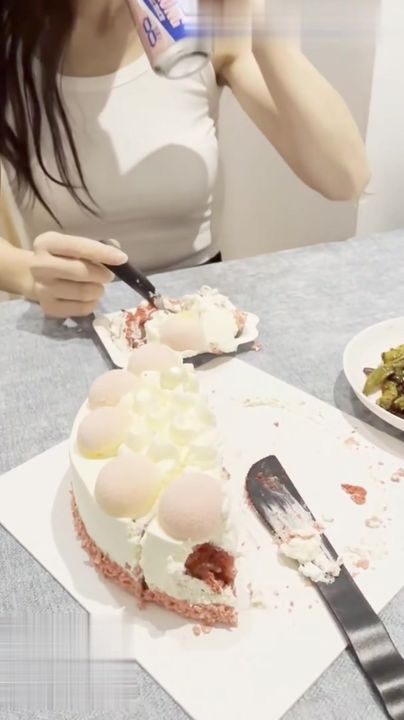 【69堂午夜视频】反抗不成酒精上头最终彻底沦陷边骑边揉胸求内射！