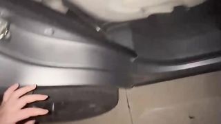 【69堂午夜视频】极品性感姐姐微露脸穿上油光黑丝趴在大马路上露出求操，姐姐还说如果被路人看到就拉他一起过来操