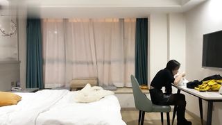 【69堂午夜视频】炮淫新年 娇俏少妇秀色可餐