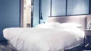 【69堂午夜视频】肤白貌美，温柔如水，相拥舌吻共赴巫山云雨