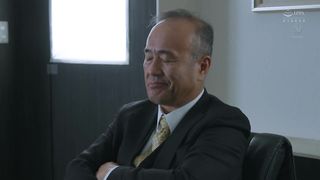 【69堂午夜视频】人妻秘书，汗水与热吻交织的社长室激情交合3