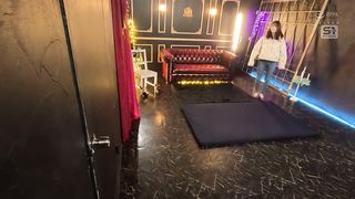 【69堂午夜视频】关在满是肌肉男的房间10小时1