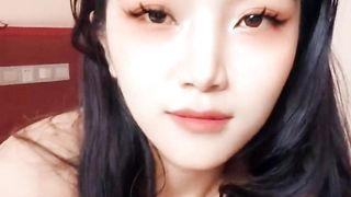 【69堂午夜视频】新来的大奶少妇浴室洗完澡到床上诱惑狼友，揉捏性感的大奶子，掰开逼逼给狼友看，撅着屁股求草，精彩别错过