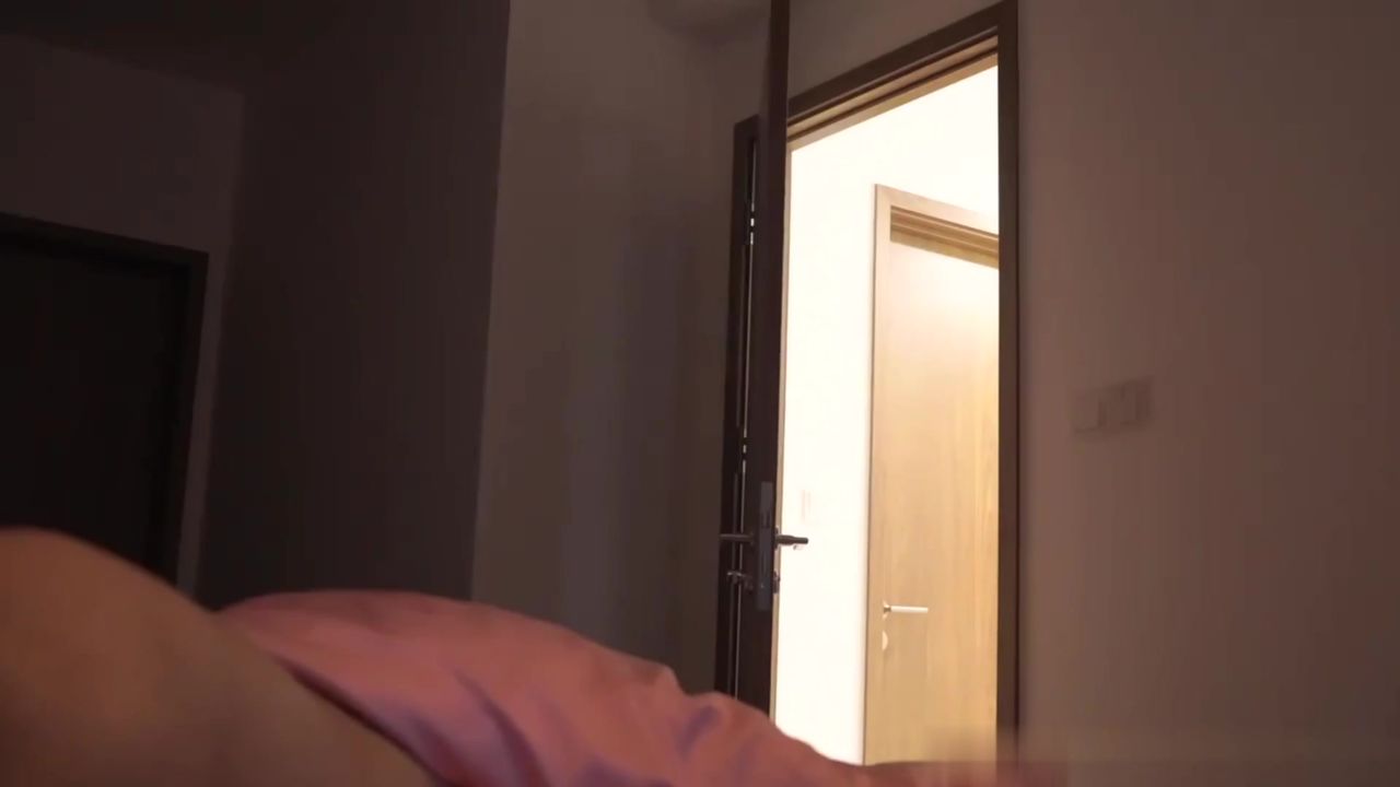 【69堂午夜视频】后妈逐渐意识到对儿子产生了感情，并给了他有史以来最棒的性爱体验