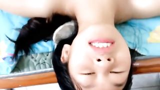 3P良家风骚人妻，全程露脸深喉口交大鸡巴，淫声荡语互动撩骚让小哥无套爆草各种蹂躏，射逼里射脸上敷面吞精