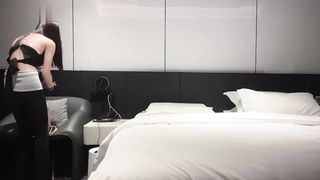 【69堂午夜视频】双腿纤细修长，抱起来一顿爆操，冲刺的时候能明显感觉到小穴抽搐伸缩