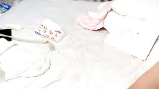 【69堂午夜视频】无套内射风骚小太妹，黑丝露脸无毛逼性感纹身，抠着她的逼看她舔弄大鸡巴，无套爆草浪叫不止直接内射中出