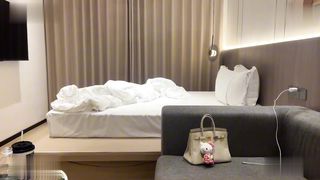 【69堂午夜视频】约了个有点酷的妹子，妹妹腰细腿长，各种姿势配合做的很舒服