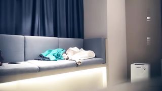 【69堂午夜视频】超近距离特写掰B后入表情清晰可见