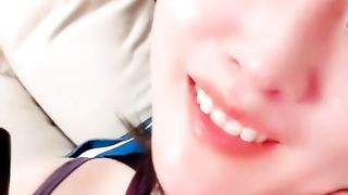 【69堂午夜视频】销魂的人妻少妇露脸发骚，大黑牛塞进骚穴抽插搅拌摩擦，浪叫呻吟表情好骚，喷水展示真刺激，揉奶浪叫好骚啊2528