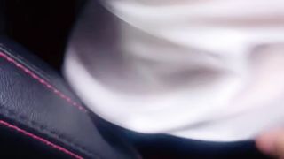 【69堂午夜视频】直接在车里半推半就车震鸡巴插入骚逼一顿狂操就老实了，直接内射！