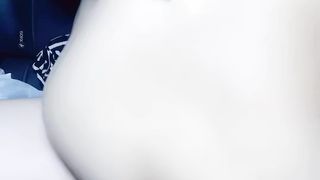 【69堂午夜视频】直接在车里半推半就车震鸡巴插入骚逼一顿狂操就老实了，直接内射！