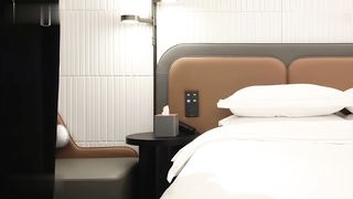 【69堂午夜视频】身材高挑大长腿的妹子，女神气质温柔体贴，扛腿抽插打桩机，把她干得不要不要的