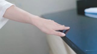 【69堂午夜视频】矜持转校生小露斑比 老师与转校生的不伦之恋