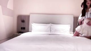 【69堂午夜视频】金钱的诱惑，刚毕业学生妹初次下海.