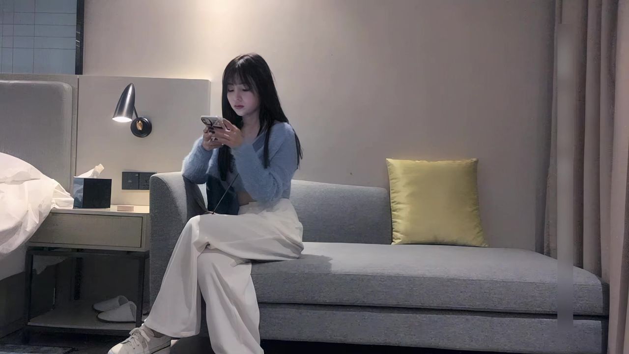 【69堂午夜视频】刚脱毛人造白虎邀请共浴搞一半状态不佳猛男不举