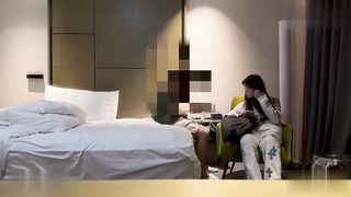 【69堂午夜视频】可可爱爱没有脑袋，妹子被折腾得生无可恋，趁妹子神志不清偷偷拔套最后射了妹子一屁股