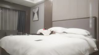 【69堂午夜视频】黑丝高跟熟女味，叫声竟如小嫩妹