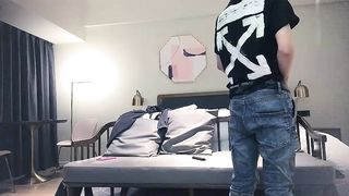 【69堂午夜视频】约170高端妹子一来看动画片看着看着就把他的骚穴填满了