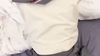 【69堂午夜视频】幼态萝莉反差穿红丝袜一开始说跟你做好舒服后来发现情况不对了一直叫喊着不要了