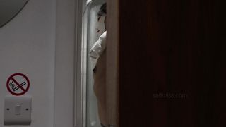 【69堂午夜视频】趁骚逼女友洗澡偷偷后入操翻她