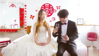 【69堂午夜视频】櫻櫻淫荡新娘婚礼派对在丈夫旁边被操了