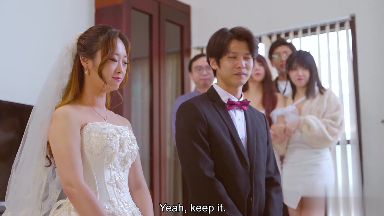 【69堂午夜视频】櫻櫻淫荡新娘婚礼派对在丈夫旁边被操了