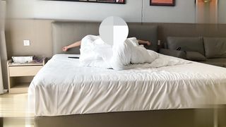 【69堂午夜视频】很嫩的学生妹妹妹妹皮肤又白又特别嫩感觉可以掐出水大腿摸起来滑滑的感觉好像没怎么被操过