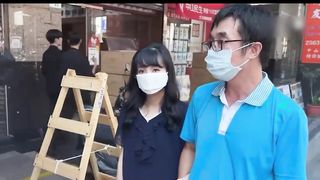 【69堂午夜视频】调皮爆干眼镜小骚货要两根鸡巴一起操才能满足