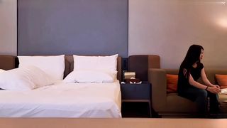 【69堂午夜视频】高冷牛仔裤反差御姐全程主动服务一流