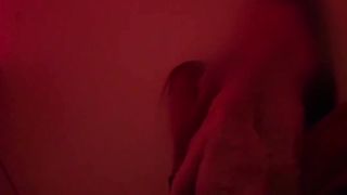 【69堂午夜视频】大屁股秘书的夜晚特殊服务