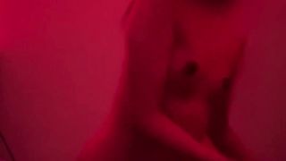 【69堂午夜视频】大屁股秘书的夜晚特殊服务