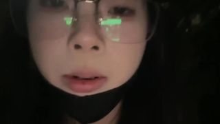 【69堂午夜视频】眼镜骚货户外直播玩逼强力震动高潮失禁